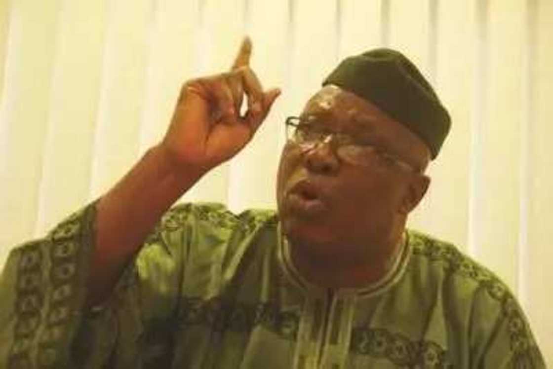 Hadimin shugaba Buhari ya bawa makiyaya shawara mai muhimmanci Hadimin shugaba Buhari ya bawa makiyaya shawara mai muhimmanci