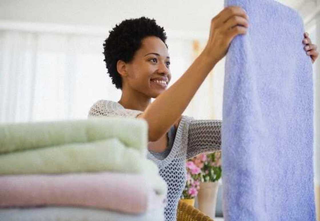 Importance of personal hygiene for food handlers clean clothing Importance of personal hygiene for food handlers clean clothing