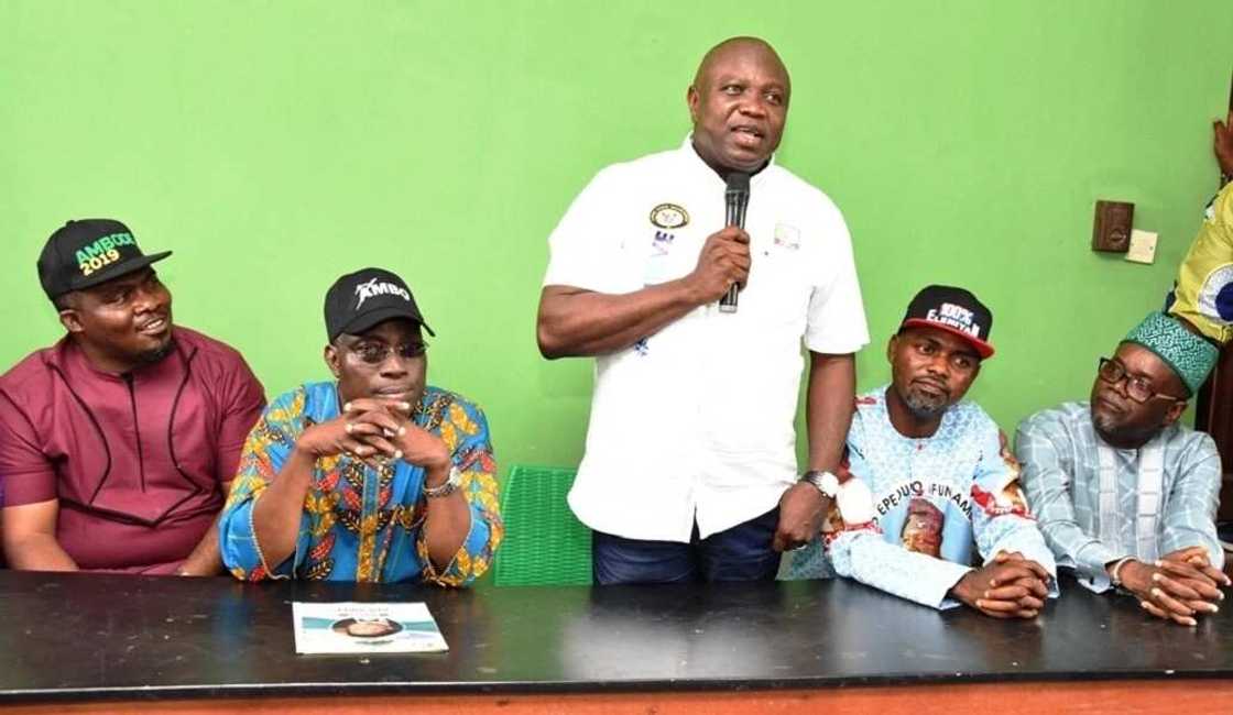 Naci dambun kuturu: PDP ta cigaba da zawarcin gwamnan APC da wasu mambobin jam'iyyar Naci dambun kuturu: PDP ta cigaba da zawarcin gwamnan APC da wasu mambobin jam'iyyar