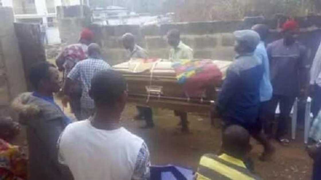 Ichie Mezuo Pericomo Okoye, Arusi Makaja 1, aka Pericoma, allegedly dies Ichie Mezuo Pericomo Okoye, Arusi Makaja 1, aka Pericoma, allegedly dies
