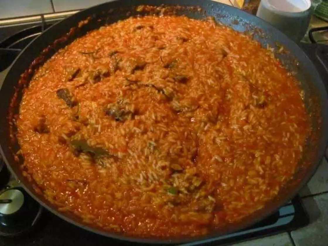 Jollof rice recipe with carrot and green beans Jollof rice recipe with carrot and green beans