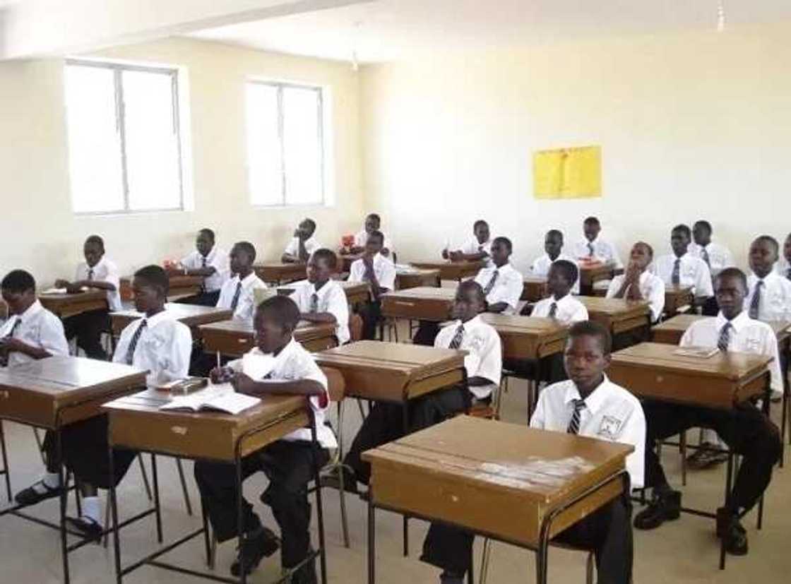 Jihohi 10 da sukayi zarra wajen ilimi a Najeriya Jihohi 10 da sukayi zarra wajen ilimi a Najeriya