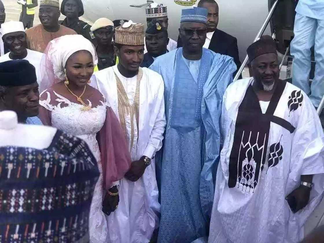 Cikin Hotuna: Ministan Shari'a, Abubakar Malami, ya aurar da diyarsa a Jihar Kebbi Cikin Hotuna: Ministan Shari'a, Abubakar Malami, ya aurar da diyarsa a Jihar Kebbi