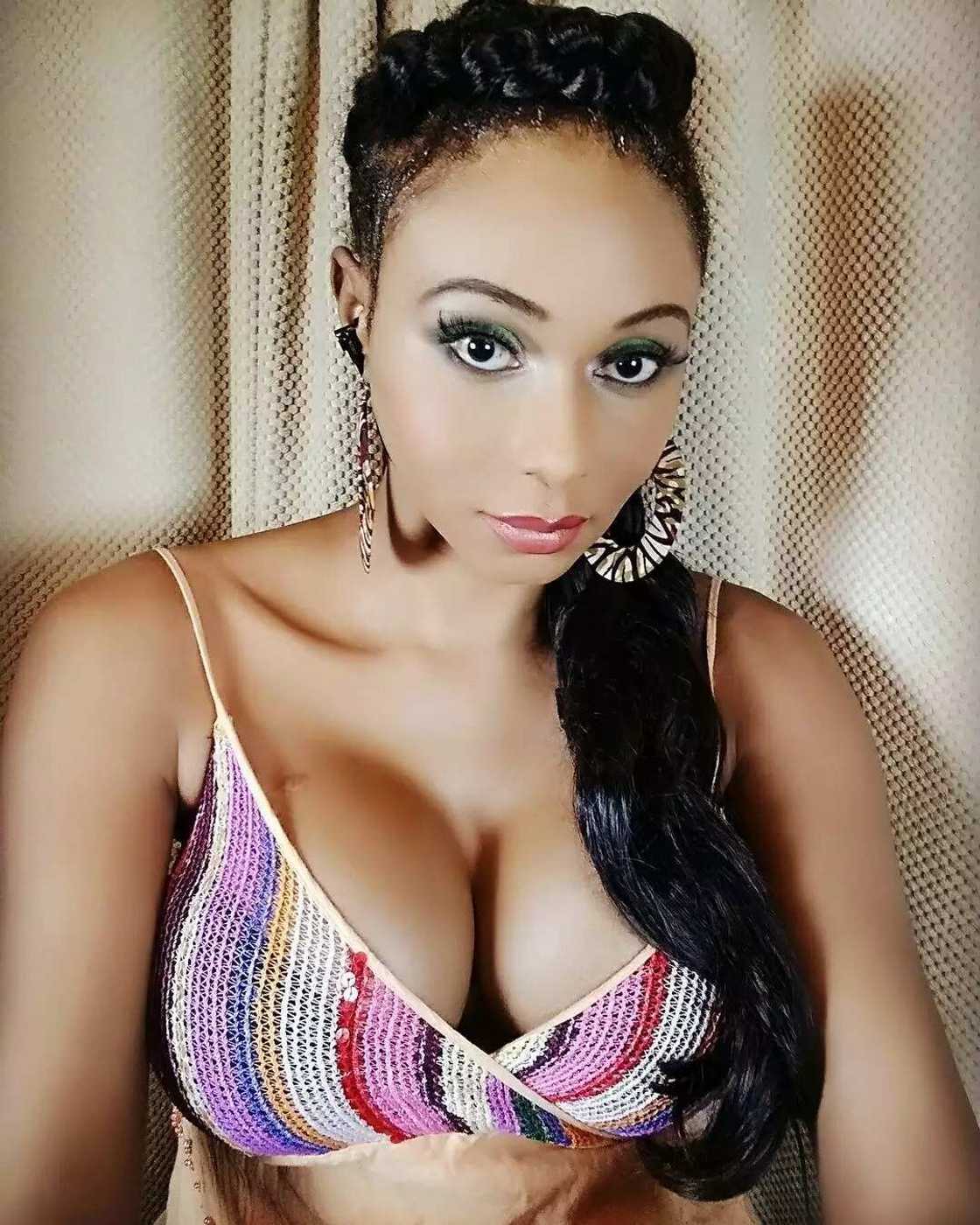 Miss saHHara Miss saHHara