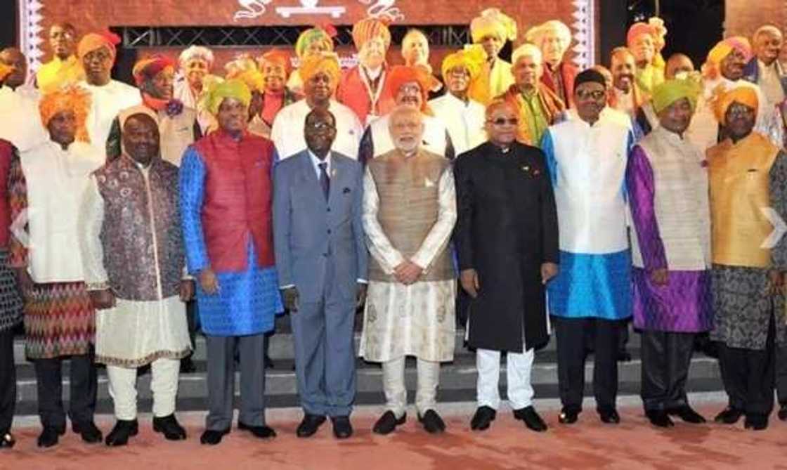 Mugabe Ditches Indian Attire At India-Africa Forum Summit Mugabe Ditches Indian Attire At India-Africa Forum Summit