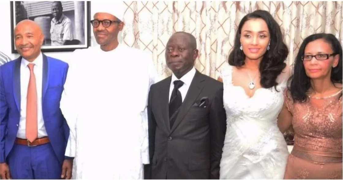Ko ka san wacece matar Adams Oshiomole da ake ta magana a gari? Ko ka san wacece matar Adams Oshiomole da ake ta magana a gari?
