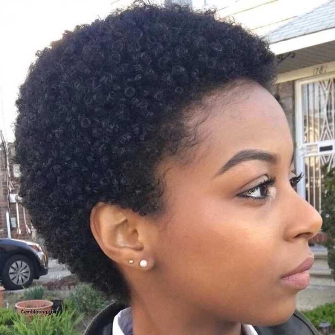 Short natural hair Short natural hair