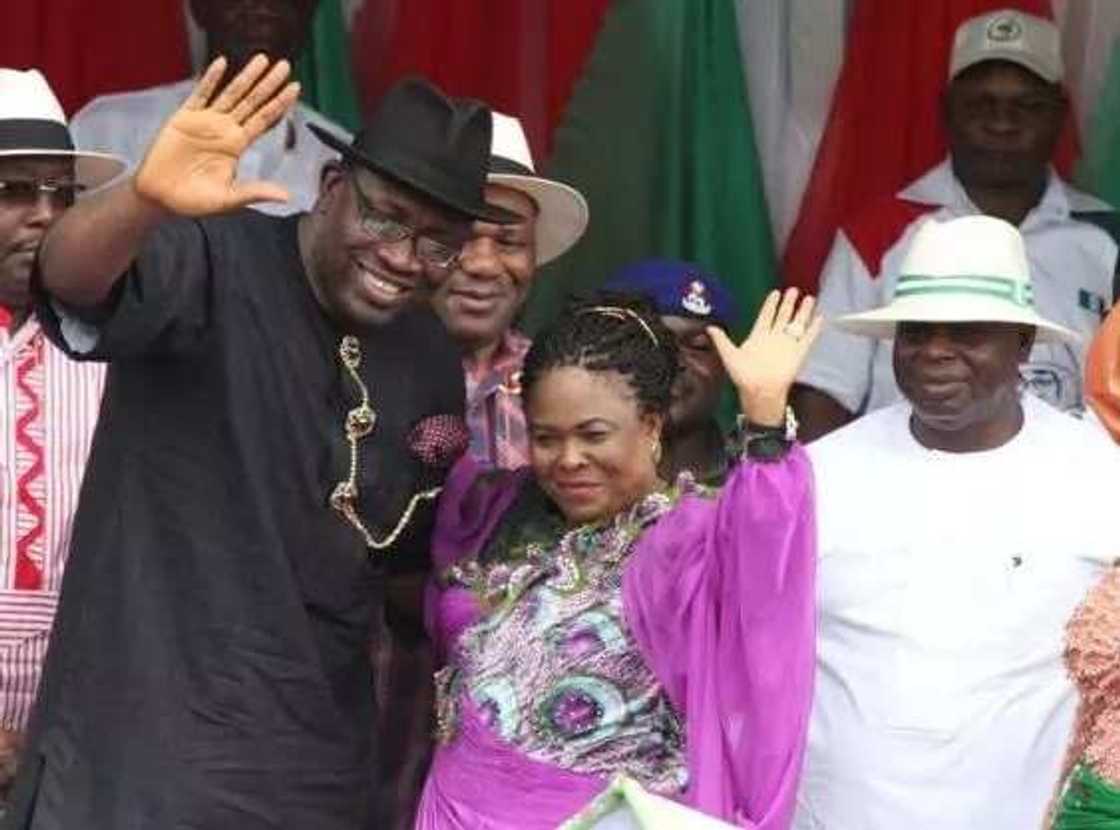 PHOTOS: GEJ, Patience And Wike Attend Rally In Bayelsa PHOTOS: GEJ, Patience And Wike Attend Rally In Bayelsa