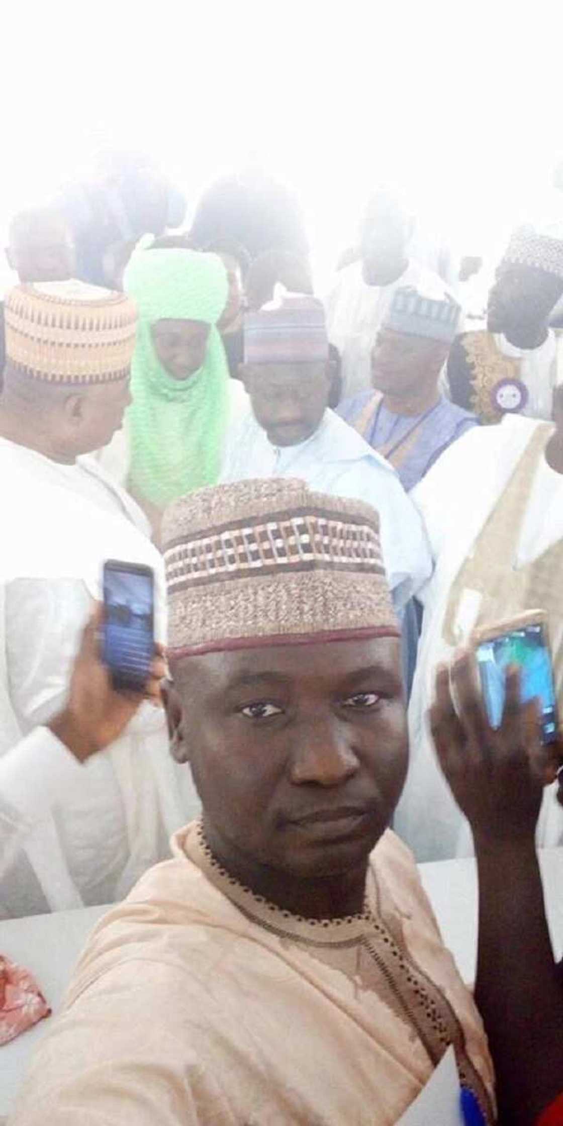 Daya daga cikin dan takarar shugaban kasa a PDP a aurar da dansa, kalli hotuna Daya daga cikin dan takarar shugaban kasa a PDP a aurar da dansa, kalli hotuna