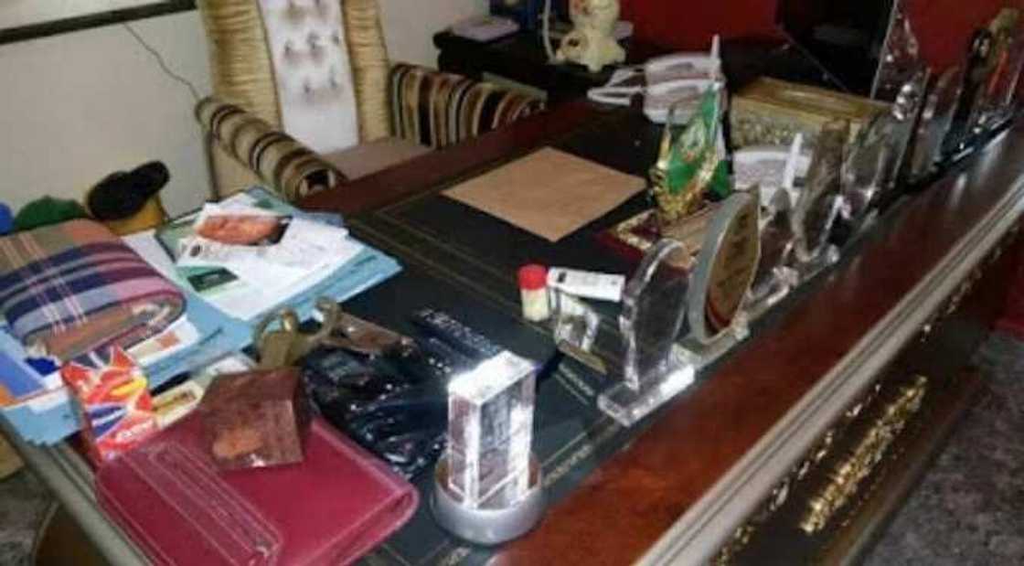 EFCC team storms home of Jonathan's godson, retrieves documents EFCC team storms home of Jonathan's godson, retrieves documents