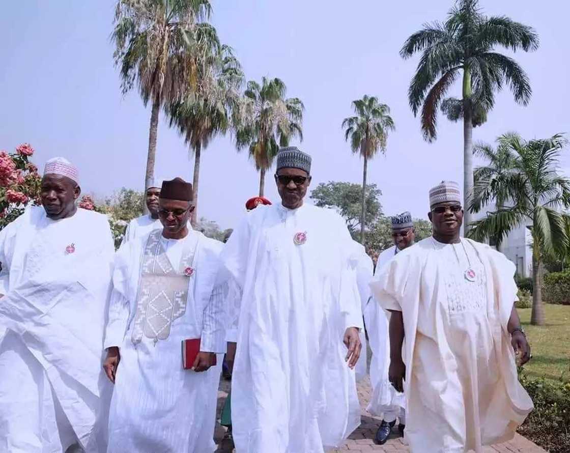 Shugaba Buhari ya halarci Sallar Juma'a tare da gwamnoni