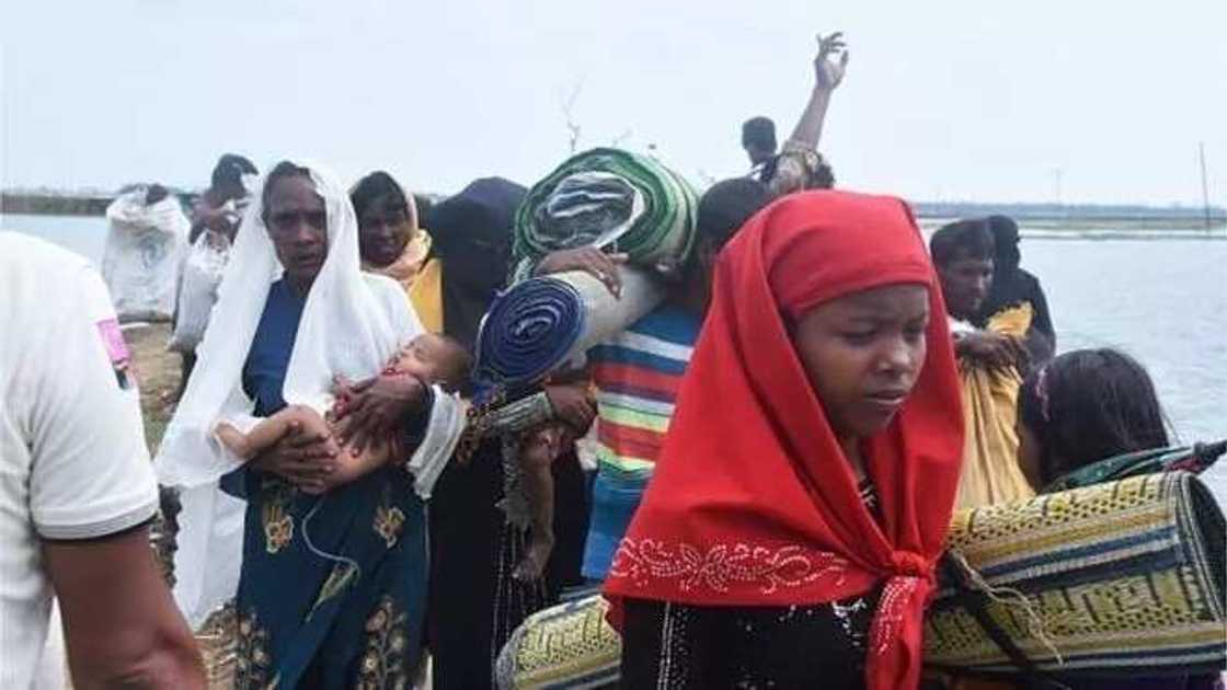 Bincike ya nuna musulmai 6,000 aka yi ma kisan gilla a kasar Myanmar Bincike ya nuna musulmai 6,000 aka yi ma kisan gilla a kasar Myanmar