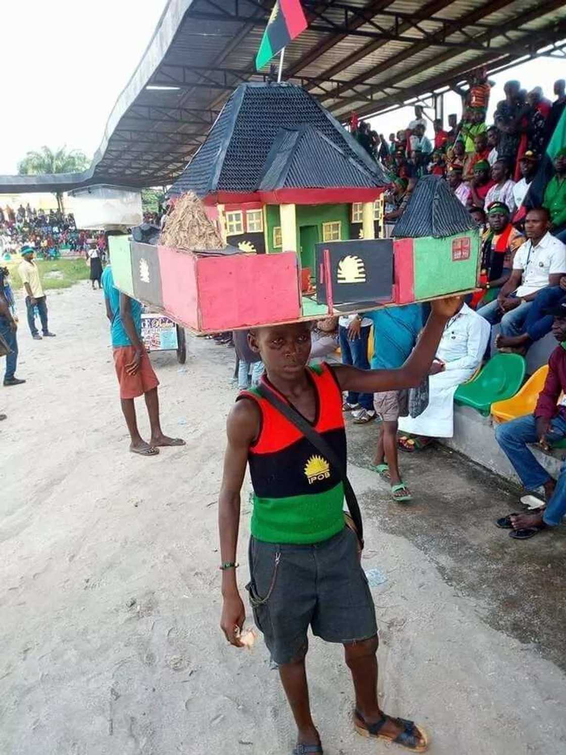 Talented Nigerian man from south-east builds a massive house (photos) Talented Nigerian man from south-east builds a massive house (photos)