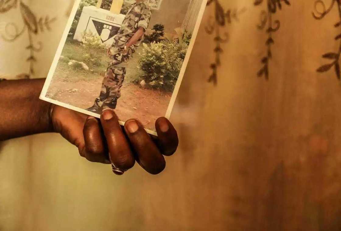 Yadda rundunar soji ta sauya rayuwar mijina zuwa abun da bai taba mafarkin zama ba – Inji wata mata Yadda rundunar soji ta sauya rayuwar mijina zuwa abun da bai taba mafarkin zama ba – Inji wata mata