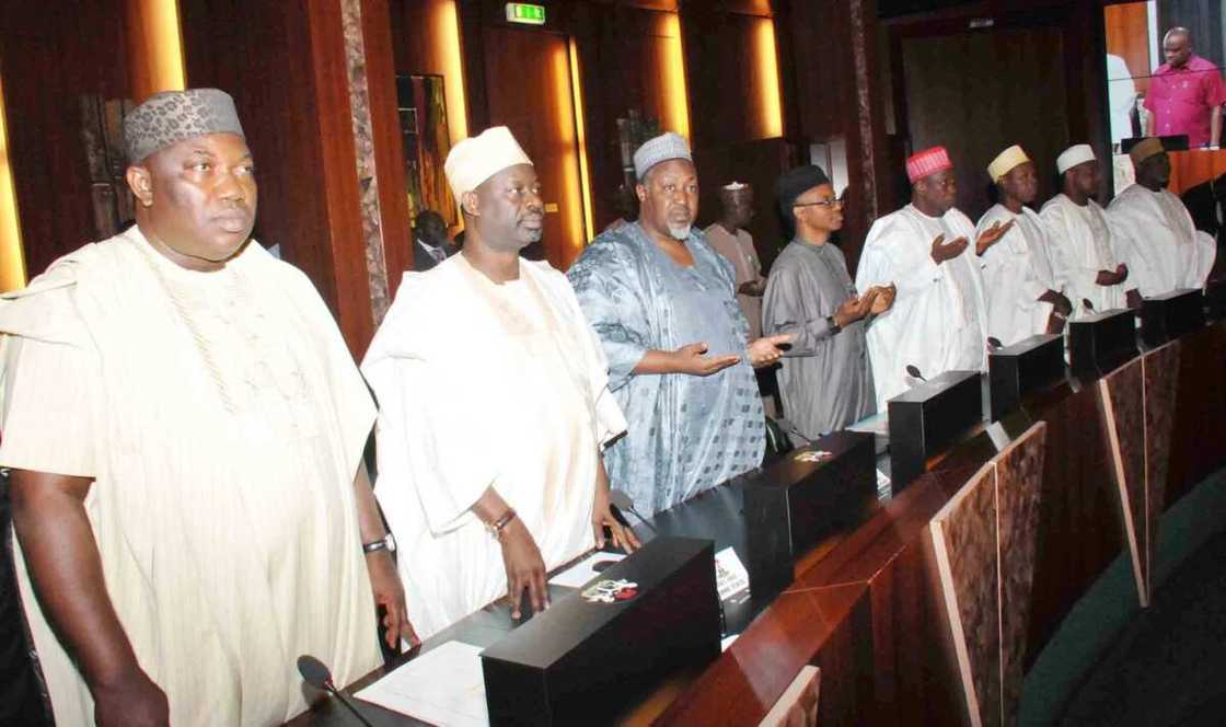 Jihohi uku da suka fi kowacce tara kudi a bana, da uku na can qarshe a iya karbar haraji Jihohi uku da suka fi kowacce tara kudi a bana, da uku na can qarshe a iya karbar haraji