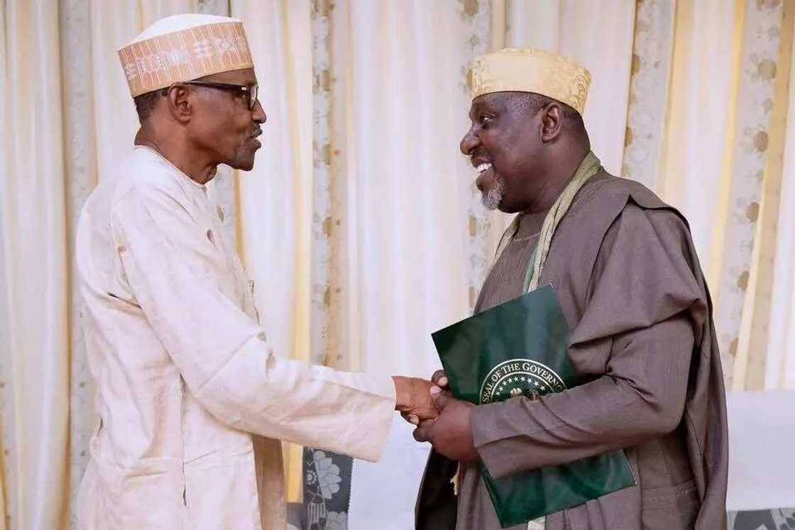 Yanzu-yanzu: Shugaban kasa Muhammadu Buhari ya karbi bakuncin shugaban kungiyar gwamnonin APC na kasa Yanzu-yanzu: Shugaban kasa Muhammadu Buhari ya karbi bakuncin shugaban kungiyar gwamnonin APC na kasa
