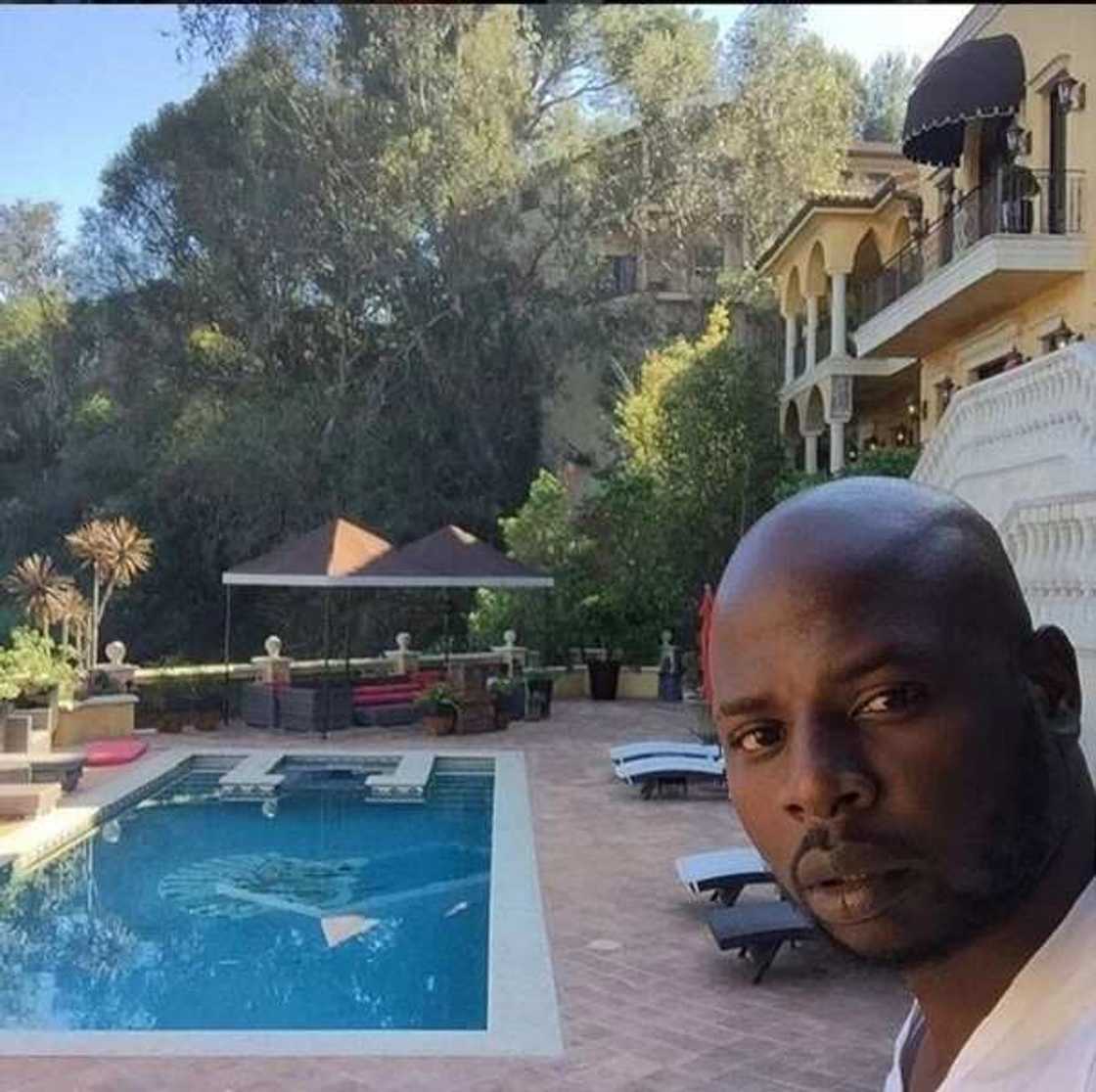 Wizkid new house with a swimming pool in Los Angeles Wizkid new house with a swimming pool in Los Angeles