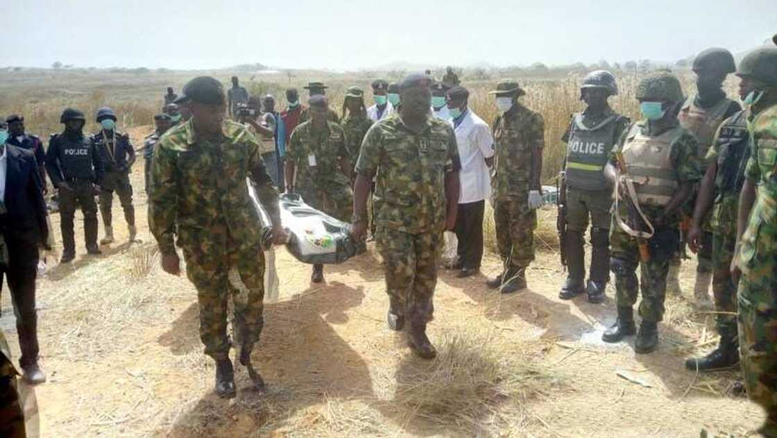 Takaitaccen tarihin Janar Idris Alkali Takaitaccen tarihin Janar Idris Alkali