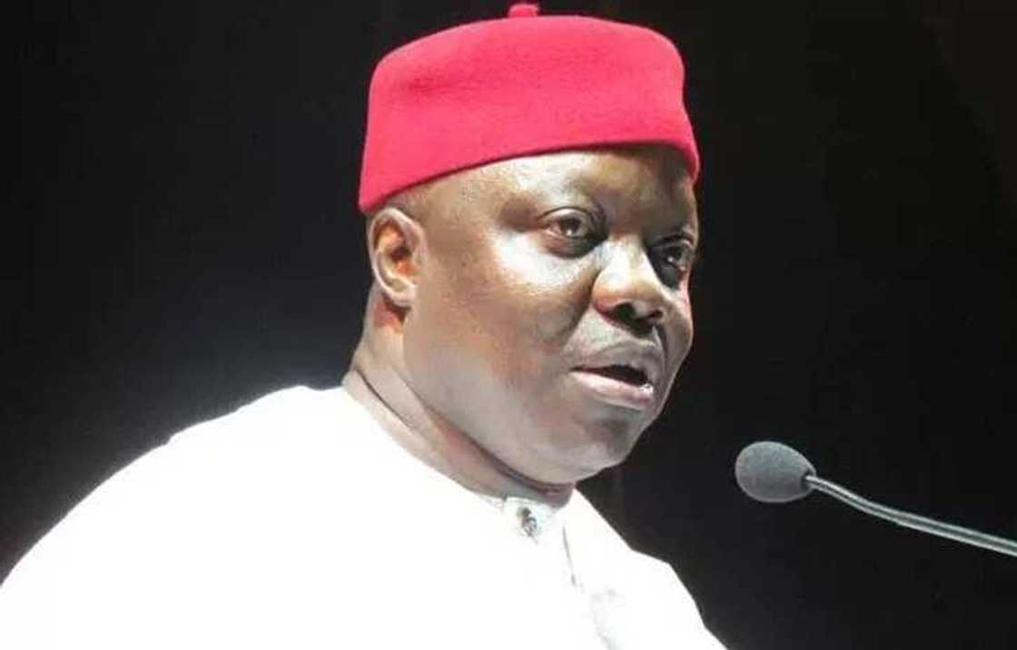 Ficewar Tsohon Gwamna, Uduaghan, ta girgiza jam'iyyar PDP, APC ta dara Ficewar Tsohon Gwamna, Uduaghan, ta girgiza jam'iyyar PDP, APC ta dara