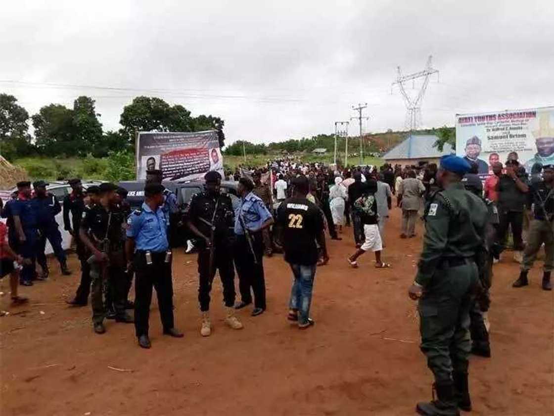 Tears as Benue buries 2 Catholic priests, 17 parishioners allegedly killed by suspected herdsmen (photos)