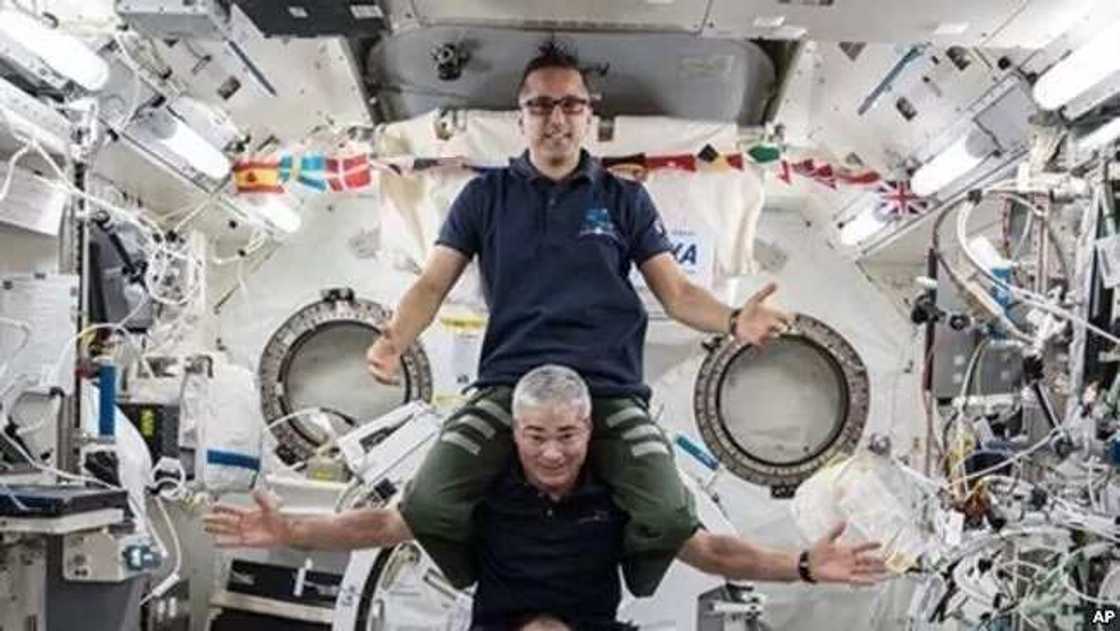 Kimiyya da fasaha: Wasu yan sama jannati guda 3 sun dawo daga aikin watanni 5 a Duniyar Wata Kimiyya da fasaha: Wasu yan sama jannati guda 3 sun dawo daga aikin watanni 5 a Duniyar Wata