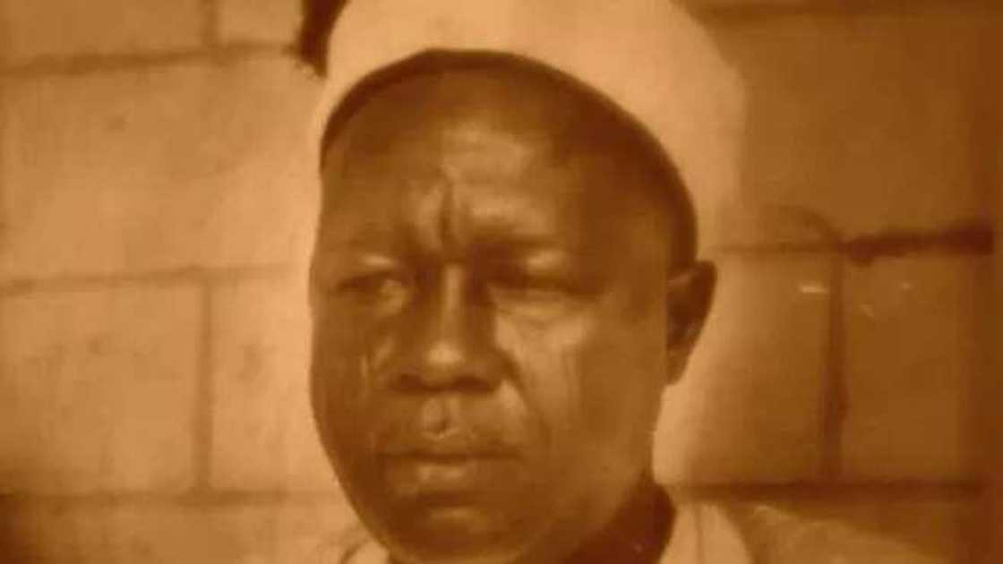 Kundin tarihi: Hotunan masarautar Borno da sarakunan ta na shekaranjiya, jiya da yau Kundin tarihi: Hotunan masarautar Borno da sarakunan ta na shekaranjiya, jiya da yau