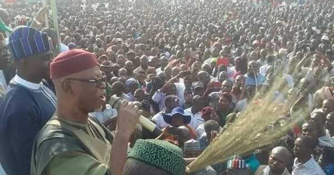 Sanata Sankara ya bar PDP zuw APC a Jigawa Sanata Sankara ya bar PDP zuw APC a Jigawa
