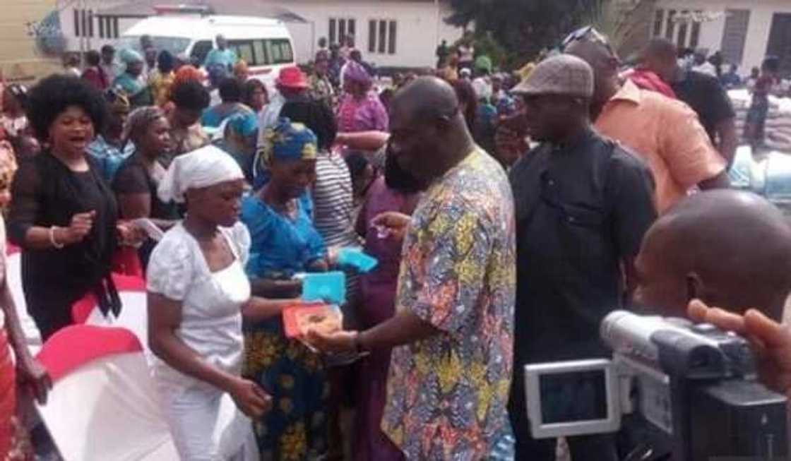 Ekweremadu donates goods worth millions of naira to IDP camps, fetes Enugu widows Ekweremadu donates goods worth millions of naira to IDP camps, fetes Enugu widows