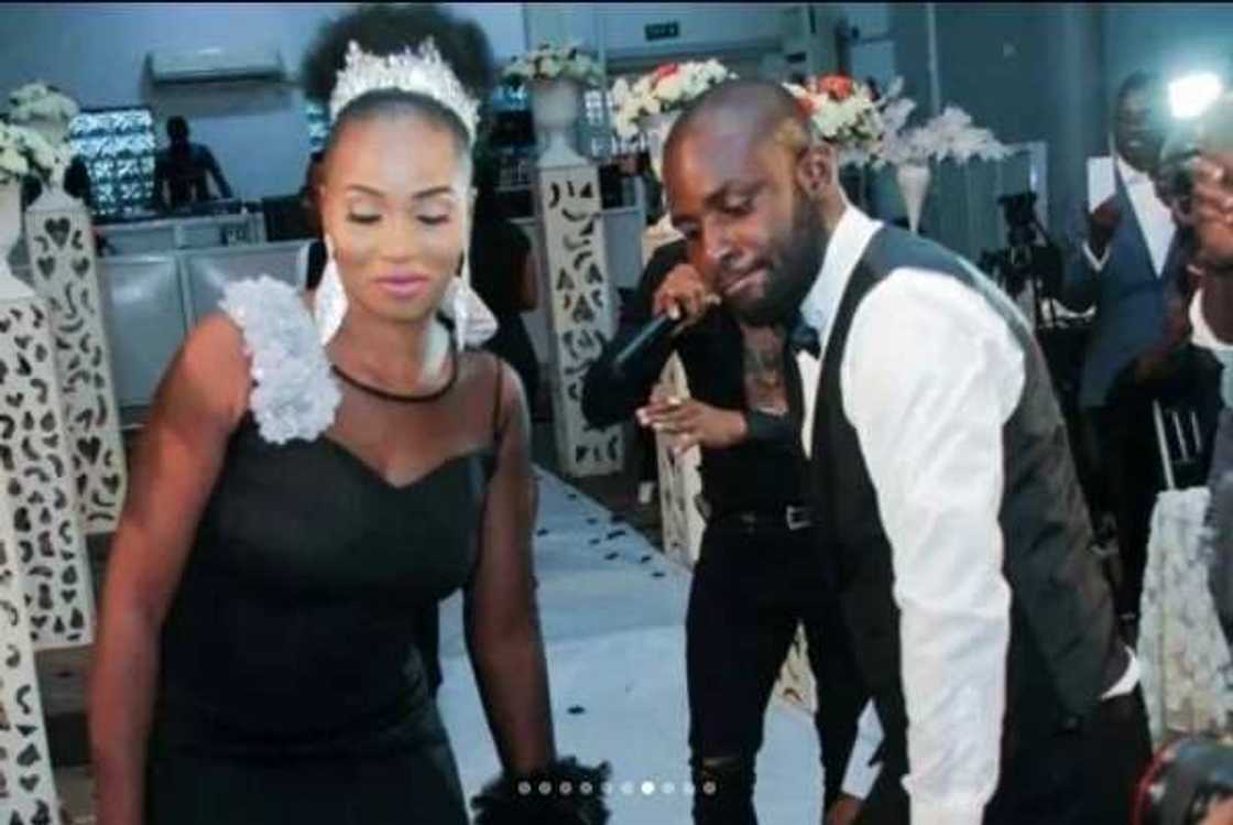 Nigerian bride breaks tradition and gets married in black wedding dress Nigerian bride breaks tradition and gets married in black wedding dress