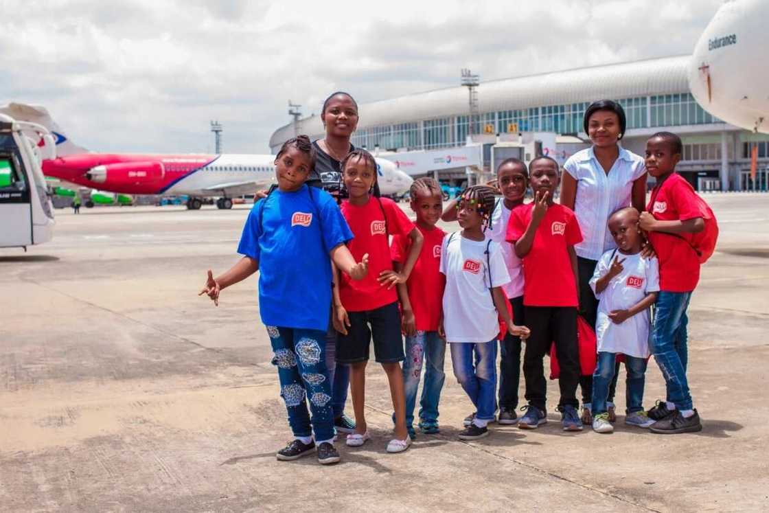 Deli Biscuit sponsors primary school pupils to an excursion at MMA2 as part of their ‘Deli Delight Promo’ grand finale event Deli Biscuit sponsors primary school pupils to an excursion at MMA2 as part of their ‘Deli Delight Promo’ grand finale event
