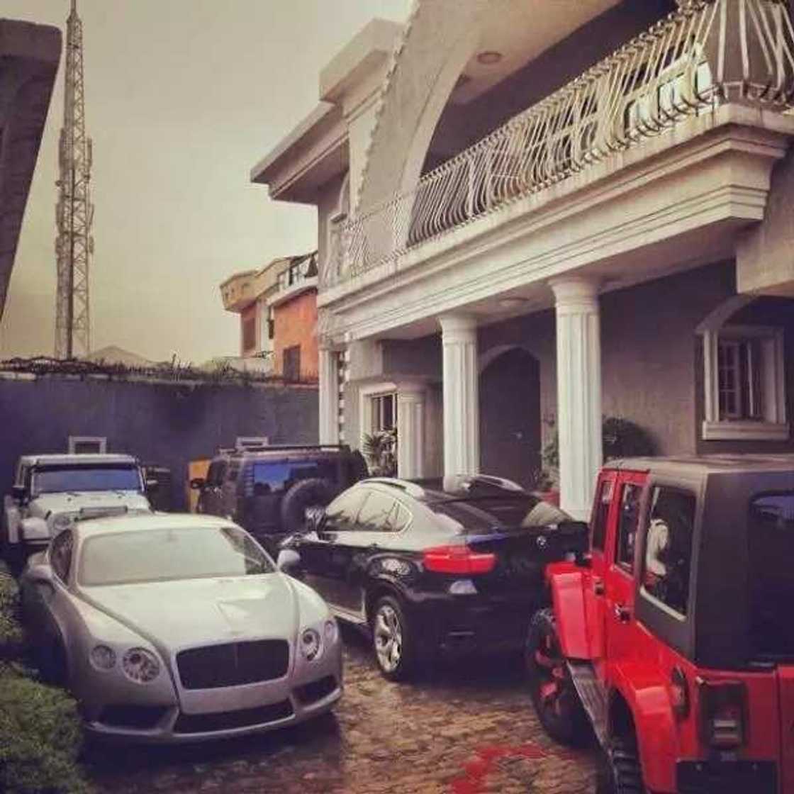 See The Expensive Cars Of Top Nigerian Music Stars See The Expensive Cars Of Top Nigerian Music Stars