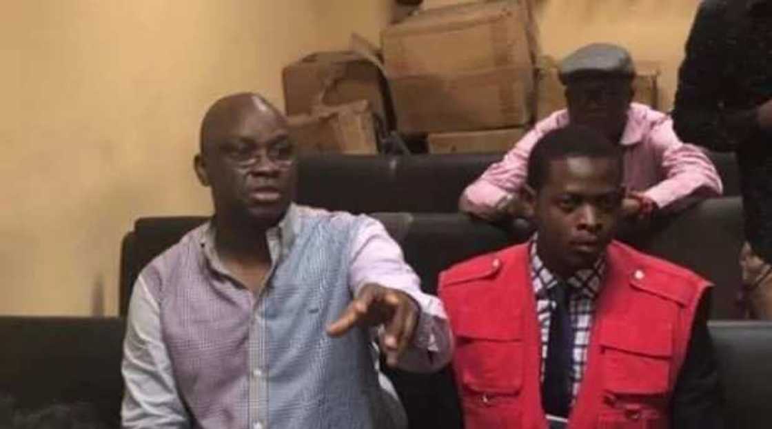 Yanzu-yanzu: Kotu ta hana belin Ayo Fayose, an dage karar zuwa Laraba Yanzu-yanzu: Kotu ta hana belin Ayo Fayose, an dage karar zuwa Laraba