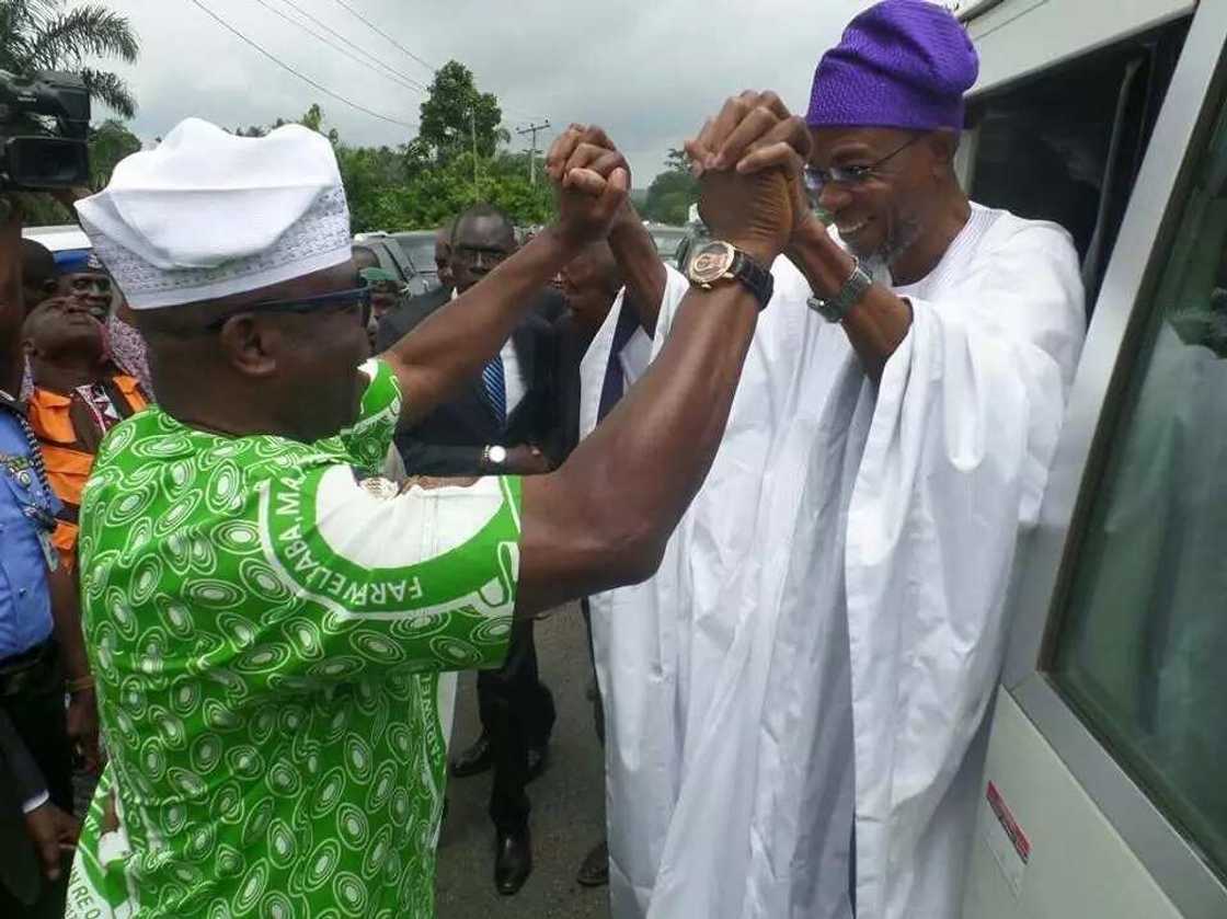 Body of late General Adeboyo received by Fayose (photos) Body of late General Adeboyo received by Fayose (photos)