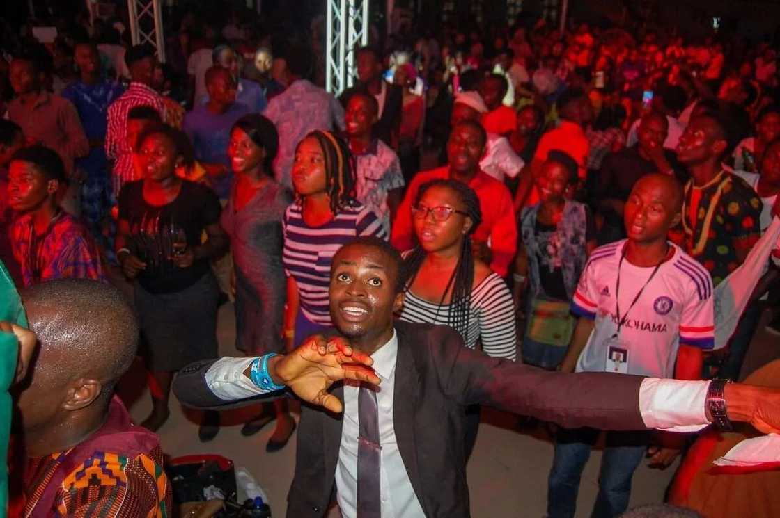 75 hours praise in honour of Pastor Adeboye 75 hours praise in honour of Pastor Adeboye