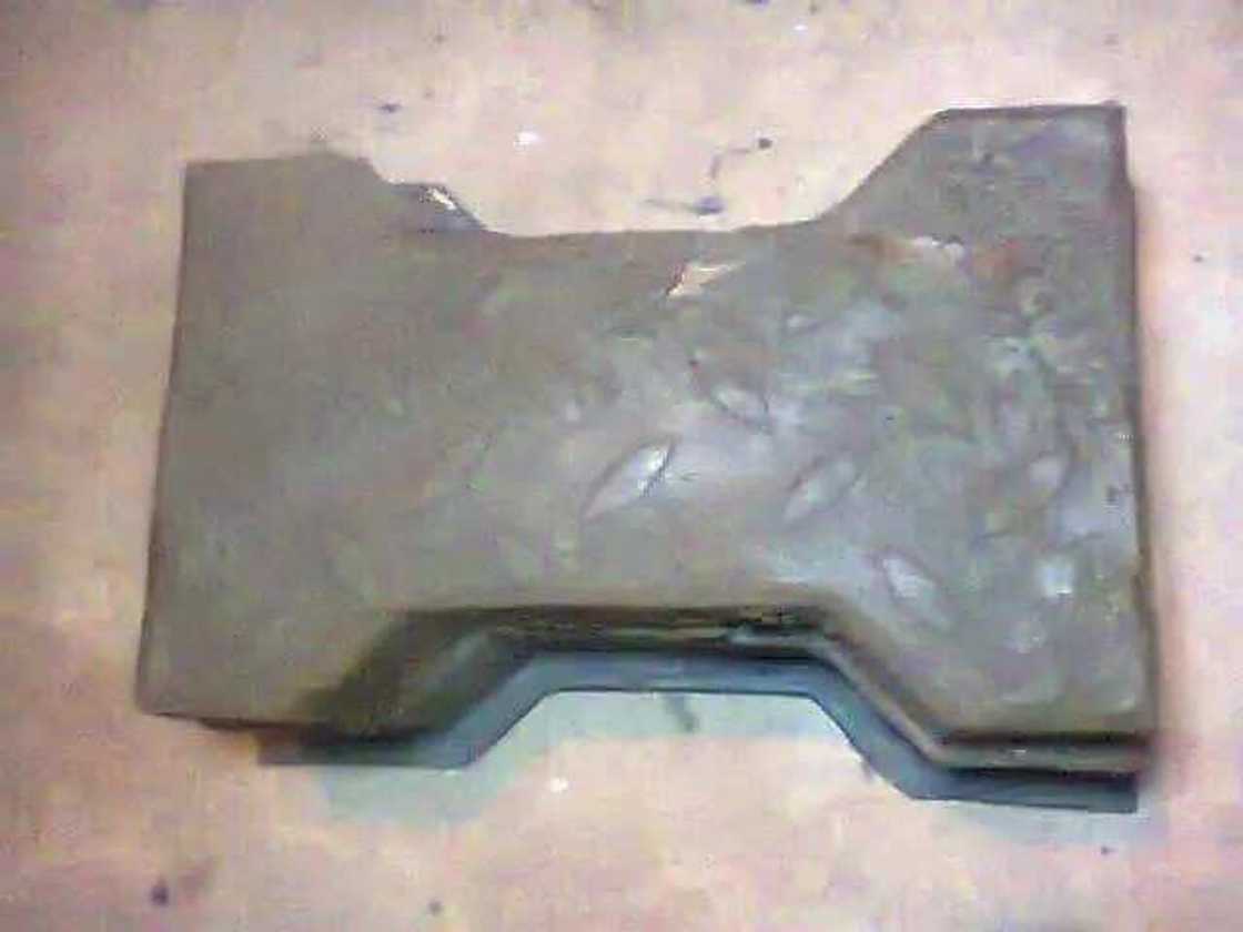 Nigerian shows electricity generator that is powered by water Nigerian shows electricity generator that is powered by water