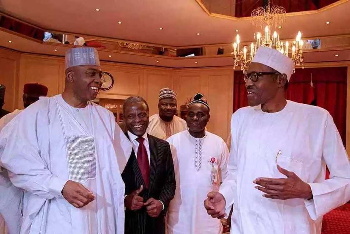 Dubi yadda Buhari ya yi murnar zagayowar ranar haihuwar sa bayan yaki amincewa a yi masa fareti Dubi yadda Buhari ya yi murnar zagayowar ranar haihuwar sa bayan yaki amincewa a yi masa fareti
