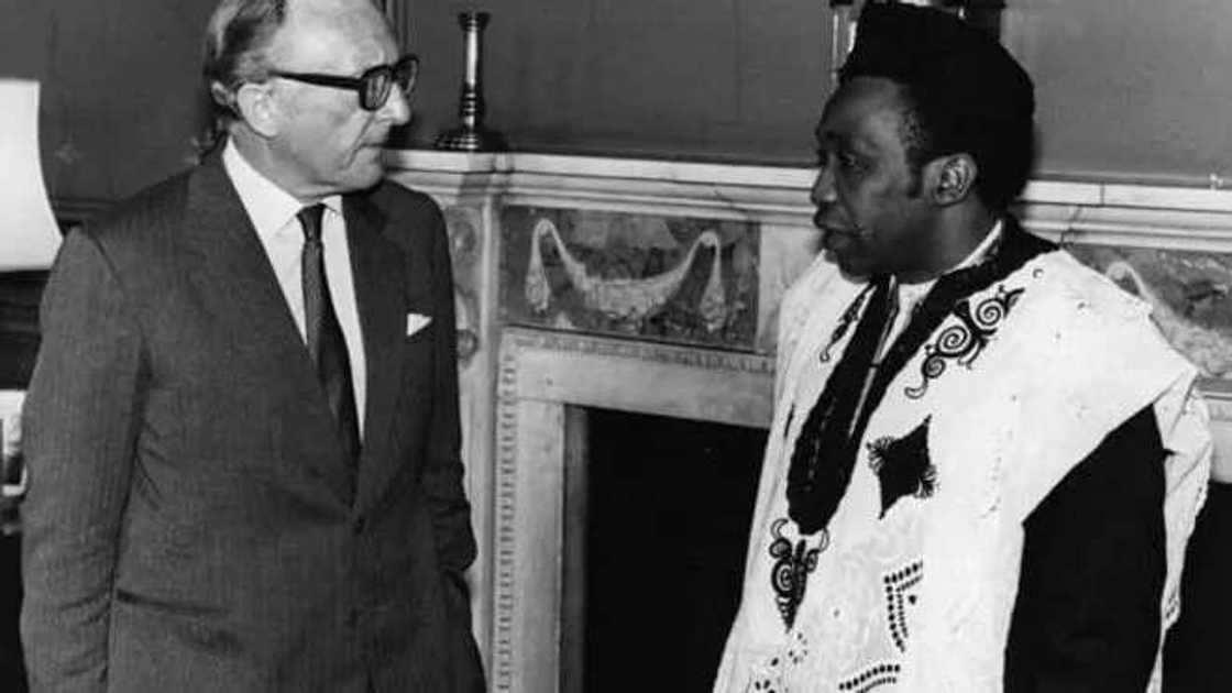 Tuna baya: Kalli hotunan Maitama Sule yayin dayake ganiyar kuruciyarsa Tuna baya: Kalli hotunan Maitama Sule yayin dayake ganiyar kuruciyarsa