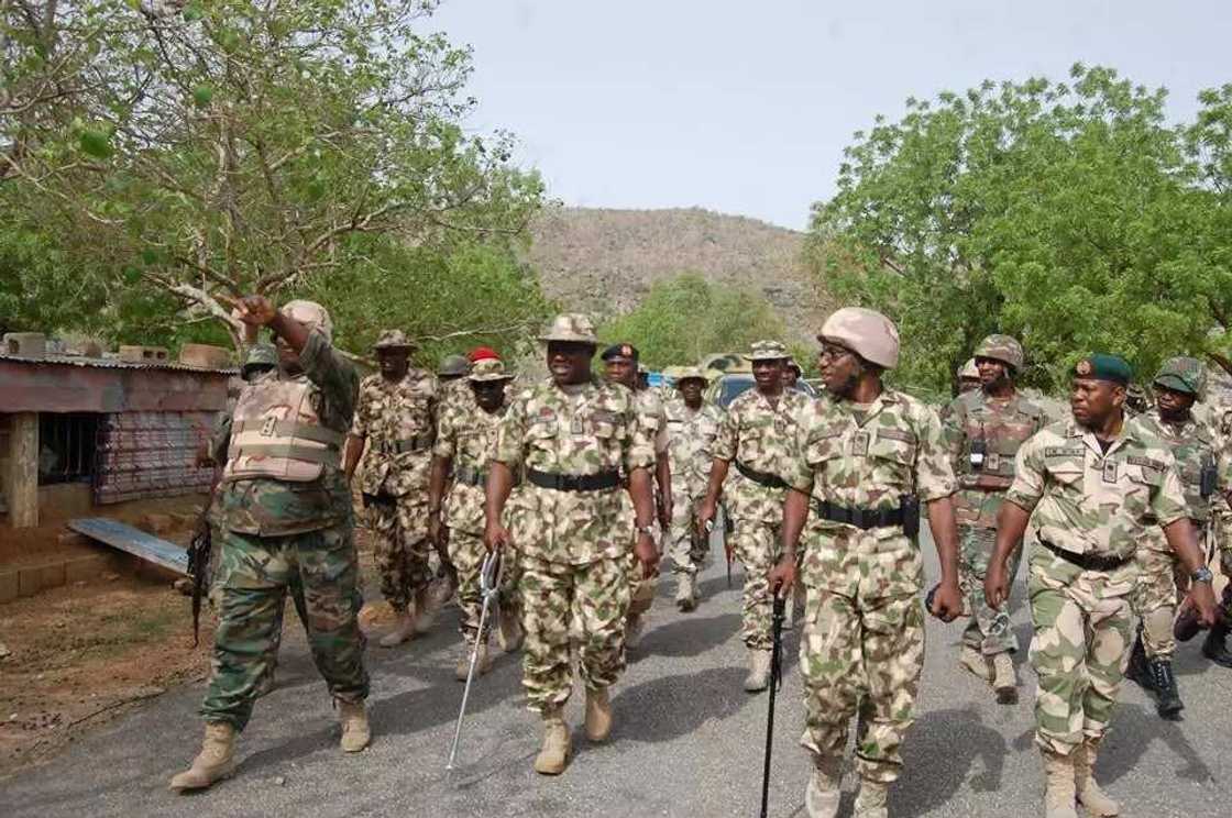 PHOTO Report: Chief Of Army Staff Meets Troops At The Frontline PHOTO Report: Chief Of Army Staff Meets Troops At The Frontline