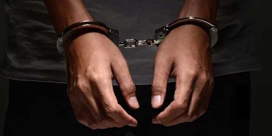 Babbar Magana: Birkila ya haura gidan gwamnati ya saci kayan jami’an tsaro Babbar Magana: Birkila ya haura gidan gwamnati ya saci kayan jami’an tsaro