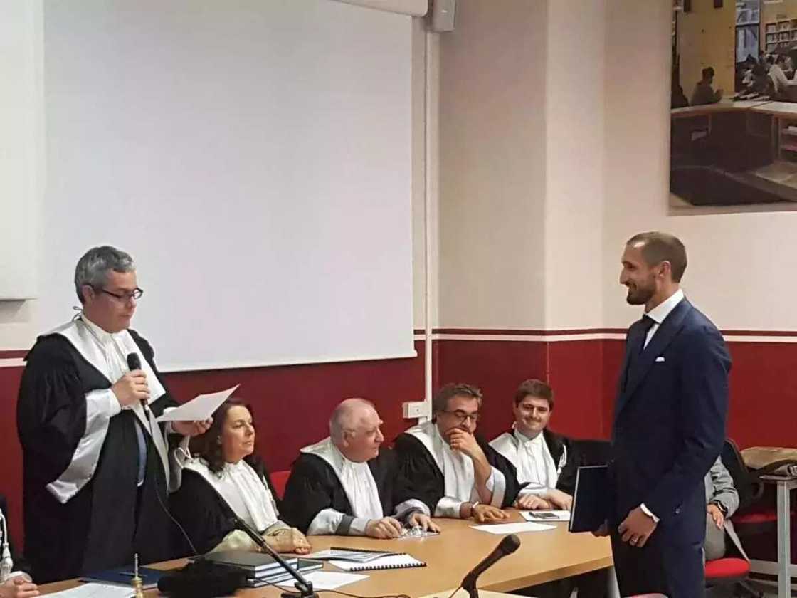 Wani Dan wasa ya kammala karatun Digirgir Wani Dan wasa ya kammala karatun Digirgir