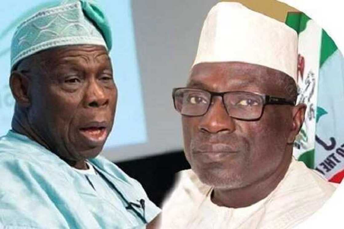 Makarfi ya gargadi tsohon shugaban kasa Obasanjo Makarfi ya gargadi tsohon shugaban kasa Obasanjo