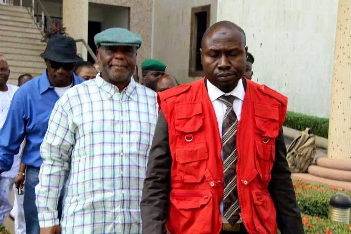 JUST IN: EFCC Finally Docks Raymond Dokpesi (PHOTOS) JUST IN: EFCC Finally Docks Raymond Dokpesi (PHOTOS)