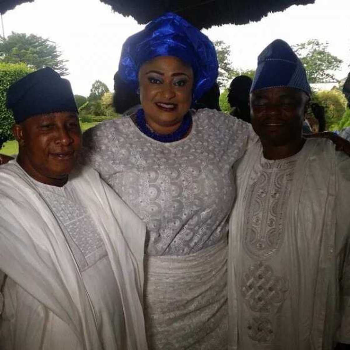 Fuji Singer Spotted With Top Movie Stars Fuji Singer Spotted With Top Movie Stars