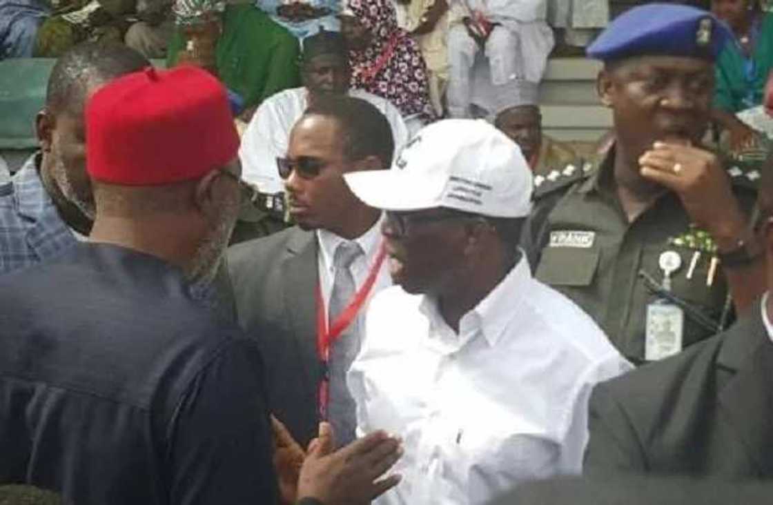 Duniya juyi juyi, tsohon Kaakakin jam’iyyar PDP ya fuskanci wulaƙanci a hannun jam’ian tsaro Duniya juyi juyi, tsohon Kaakakin jam’iyyar PDP ya fuskanci wulaƙanci a hannun jam’ian tsaro