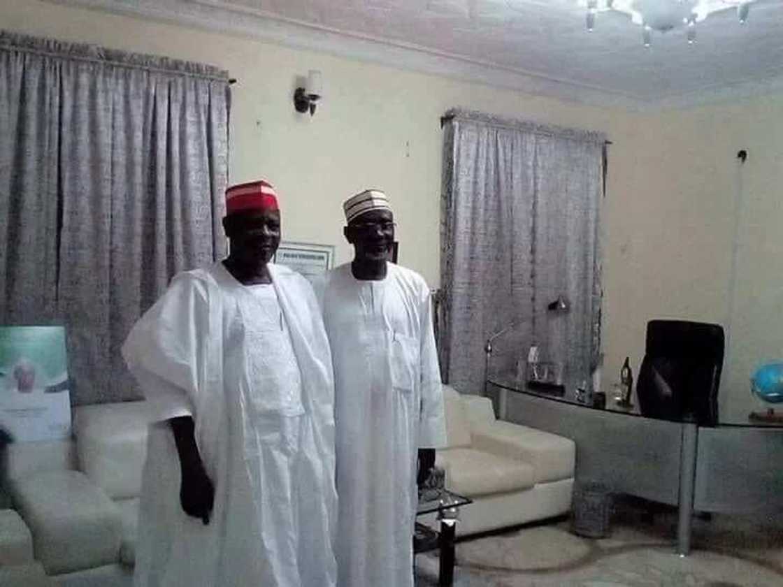 Shekarau ya gana da Kwankwaso bayan sulalewar sa daga APC zuwa PDP Shekarau ya gana da Kwankwaso bayan sulalewar sa daga APC zuwa PDP