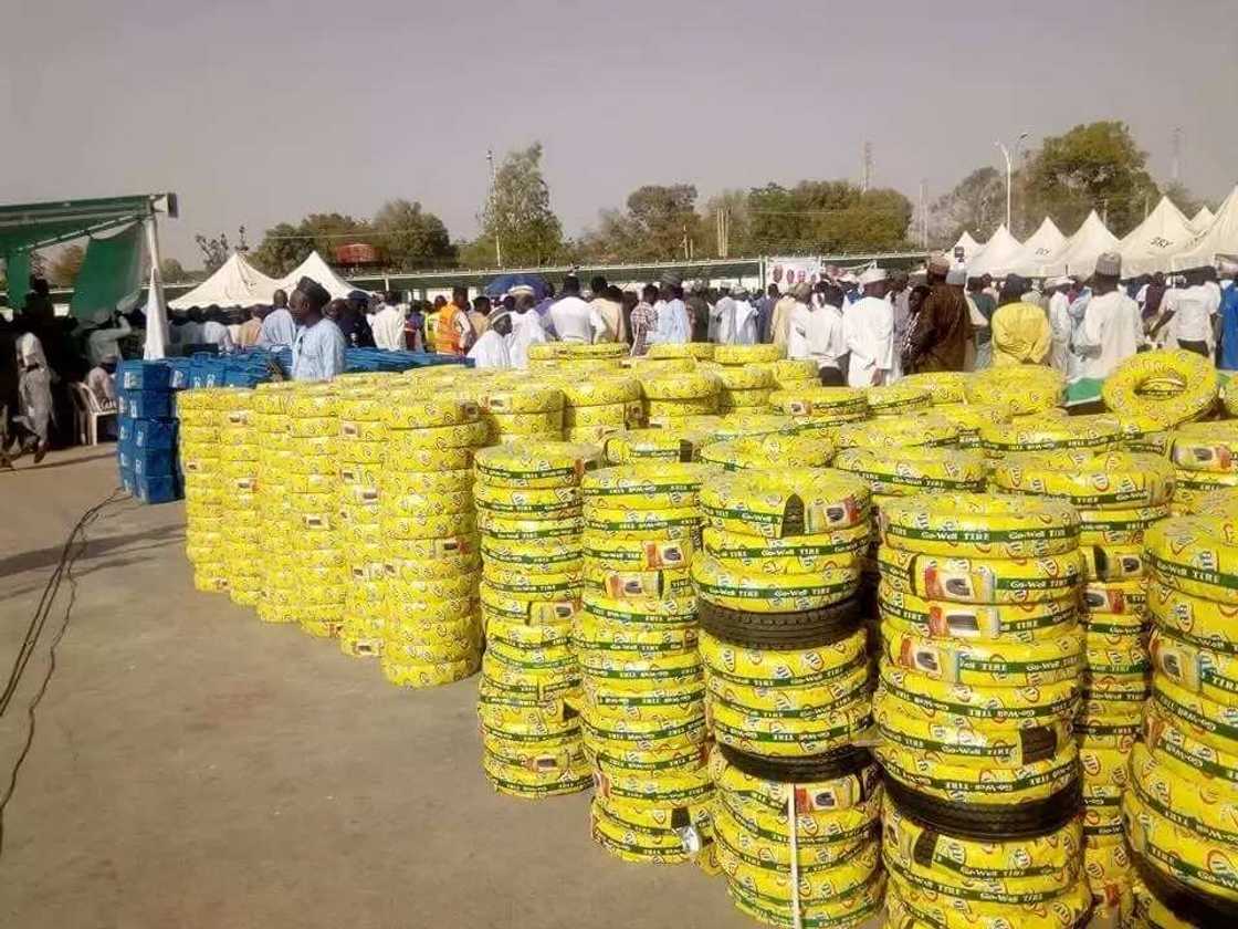 Gwamna Ganduje ya taimaka wa masu sana'ar A Daidaita Sahu a jihar Kano