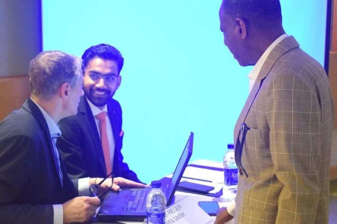 Reduce gas flaring – Save lives! Save the environment! Save costs! Reduce gas flaring – Save lives! Save the environment! Save costs!