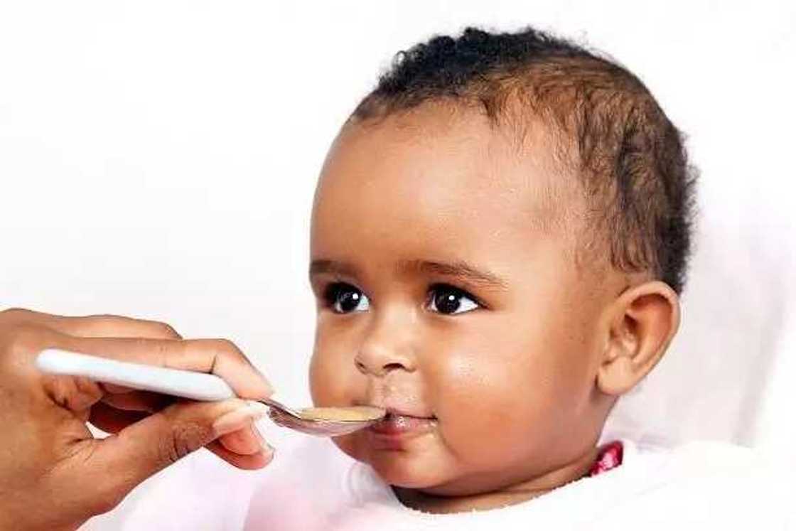 baby eating