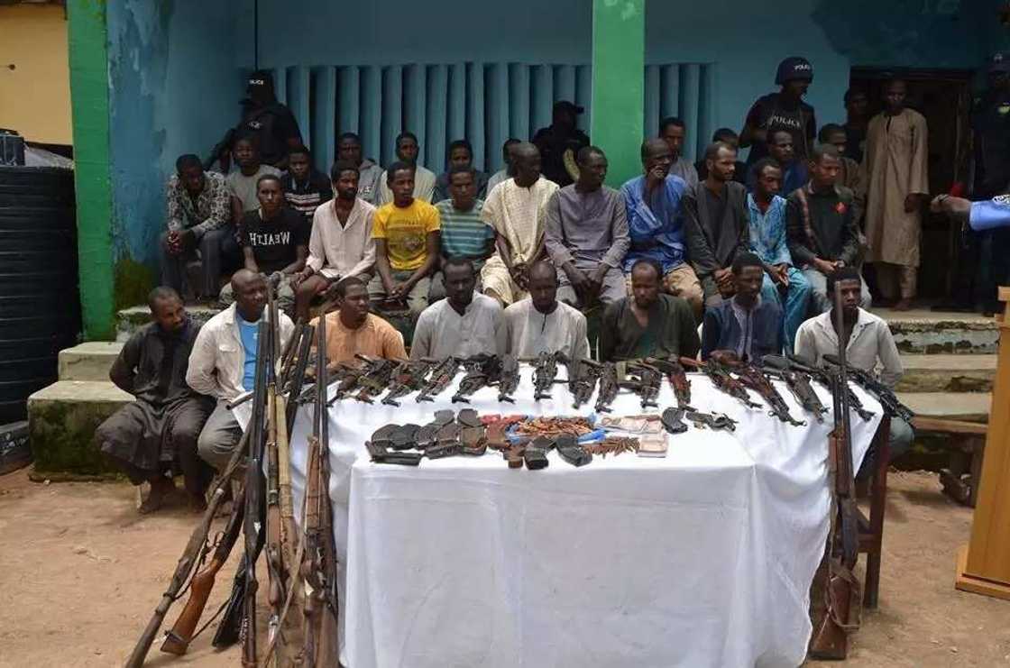 Cikin Hotuna: Hukumar 'Yan sanda ta cafke 'Yan ta'adda 31 a yankunan Arewa Cikin Hotuna: Hukumar 'Yan sanda ta cafke 'Yan ta'adda 31 a yankunan Arewa