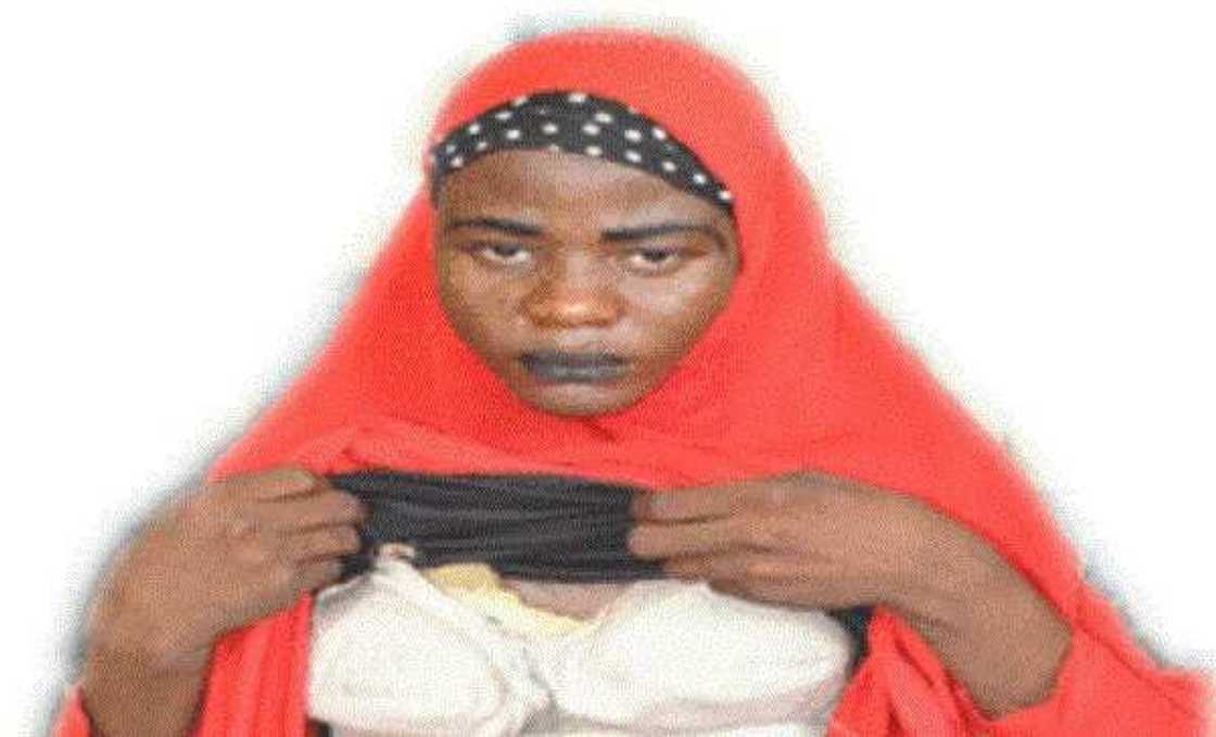 An kama matashi dan shekara 18 dake shigar mata yana damfarar maza An kama matashi dan shekara 18 dake shigar mata yana damfarar maza